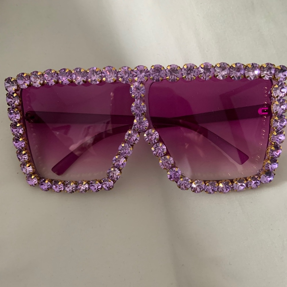 Oversized square sunglasses